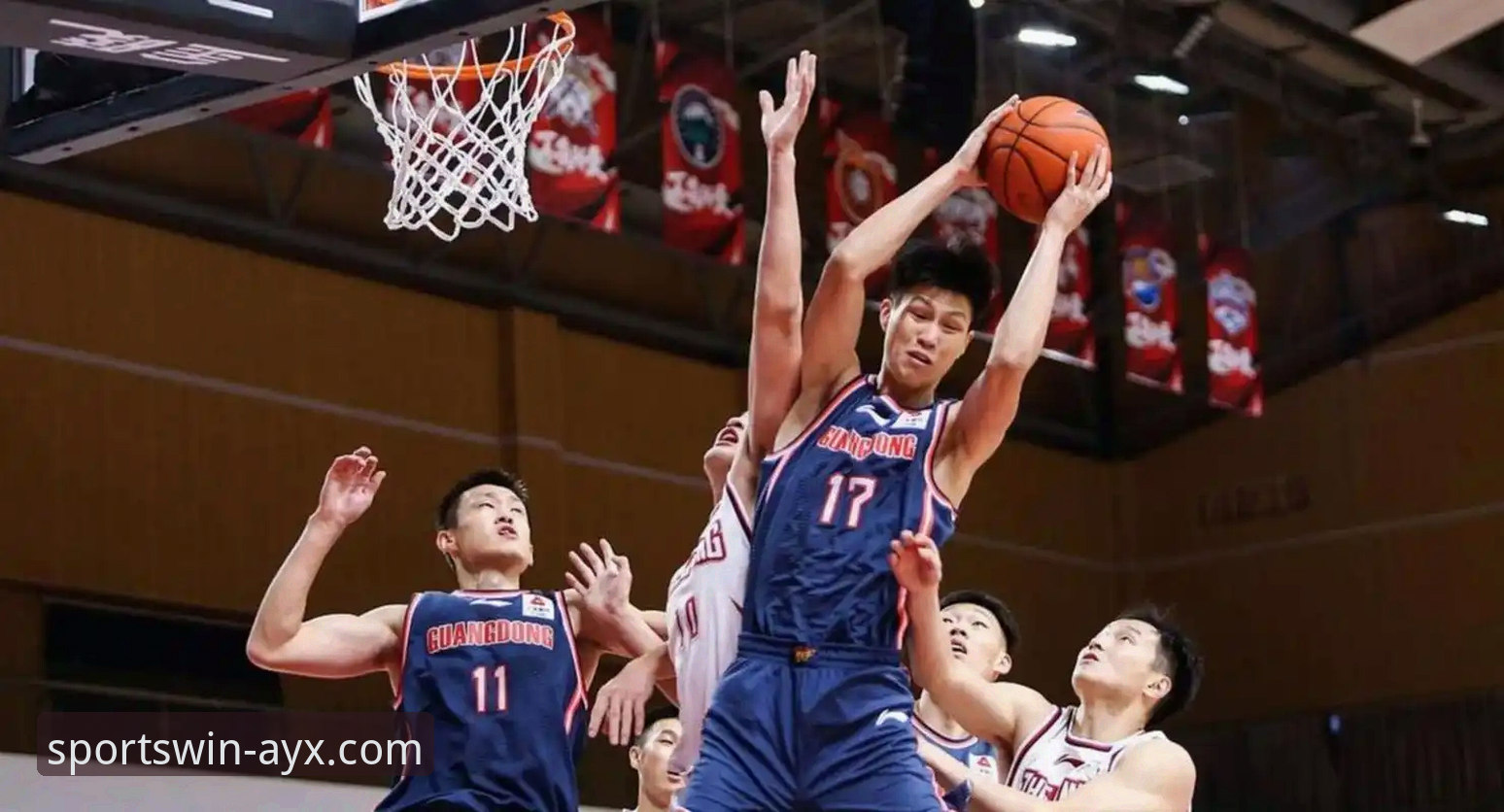 广东险胜宁波vs关键球掌控：徐杰与奎因的暴走对决